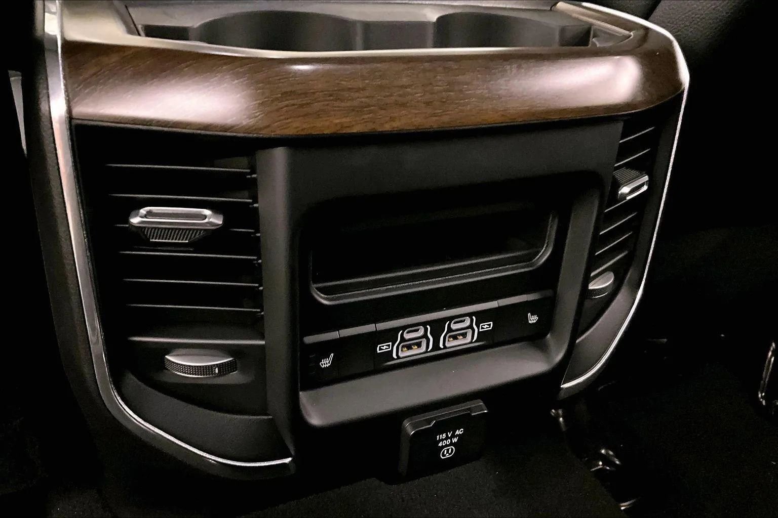 Used 2024 RAM 3500 Laramie image 32