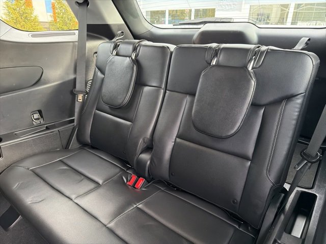 Certified 2020 Ford Explorer XLT w/ Equipment Group 202A image 28