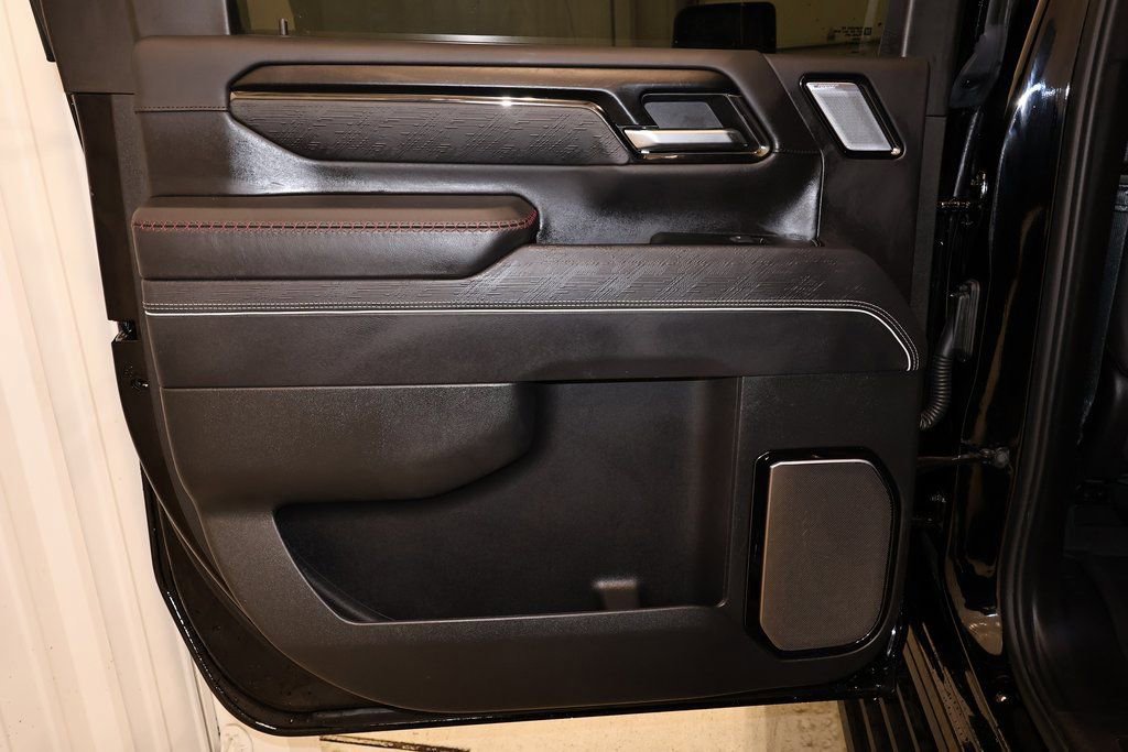 Used 2024 GMC Sierra 2500 AT4X w/ AT4X AEV Edition image 18