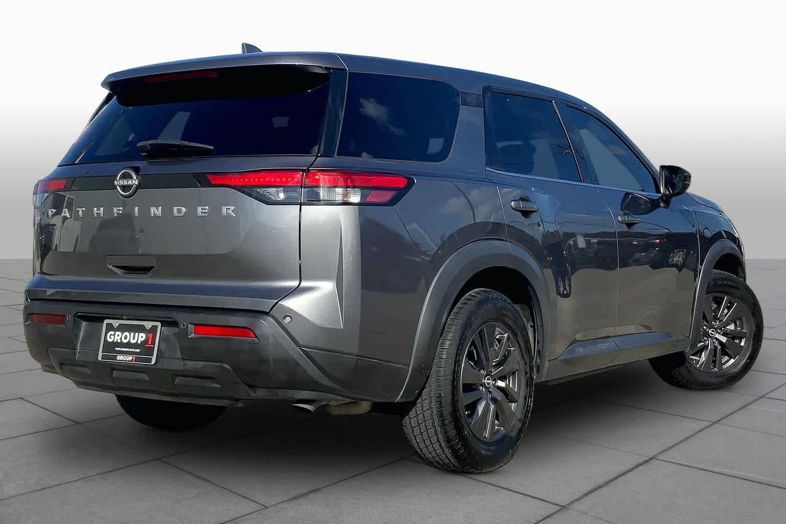 Used 2022 Nissan Pathfinder S FWD image 13