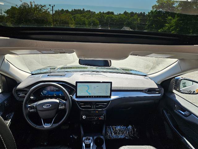 Certified 2024 Ford Escape Platinum w/ Premium Technology Package AWD/4WD image 13