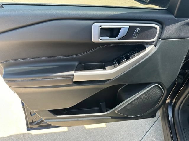 Certified 2024 Ford Explorer XLT w/ Equipment Group 202A AWD/4WD image 11