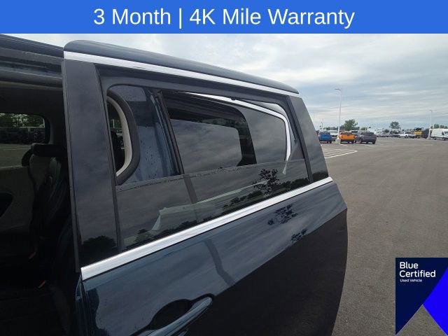 Used 2023 Chrysler Pacifica Touring-L FWD image 18