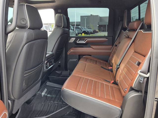 Used 2025 GMC Sierra 3500 Denali Ultimate AWD/4WD image 13