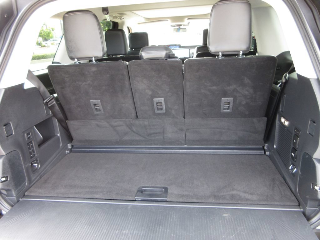 Certified 2025 Ford Expedition Platinum w/ Driver's Package AWD/4WD image 27