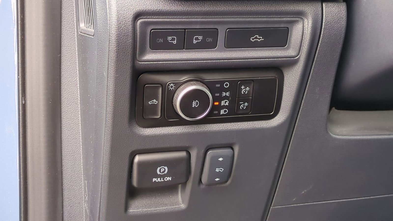 Certified 2023 Ford F150 Platinum w/ Equipment Group 701A High image 18