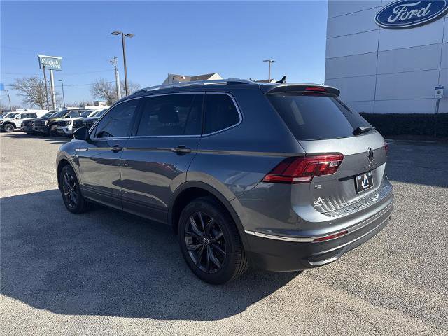 Used 2023 Volkswagen Tiguan SE image 3