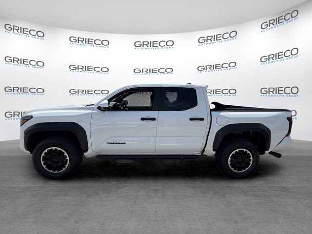 Used 2024 Toyota Tacoma TRD Off-Road AWD/4WD image 4