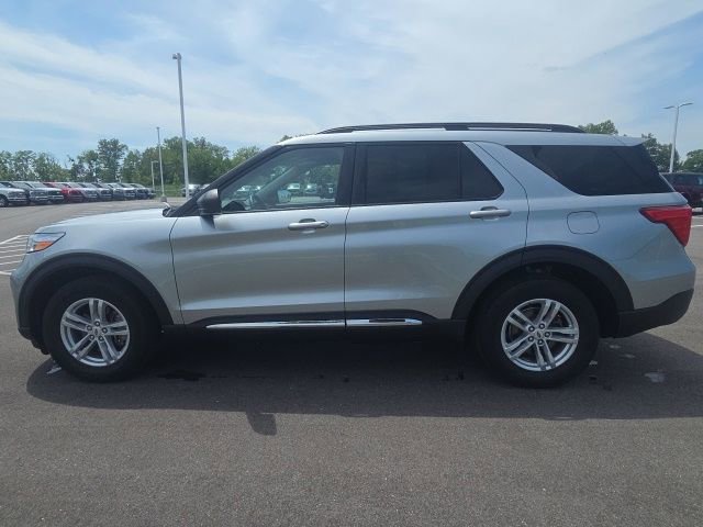 Certified 2023 Ford Explorer XLT w/ Equipment Group 202A AWD/4WD image 16