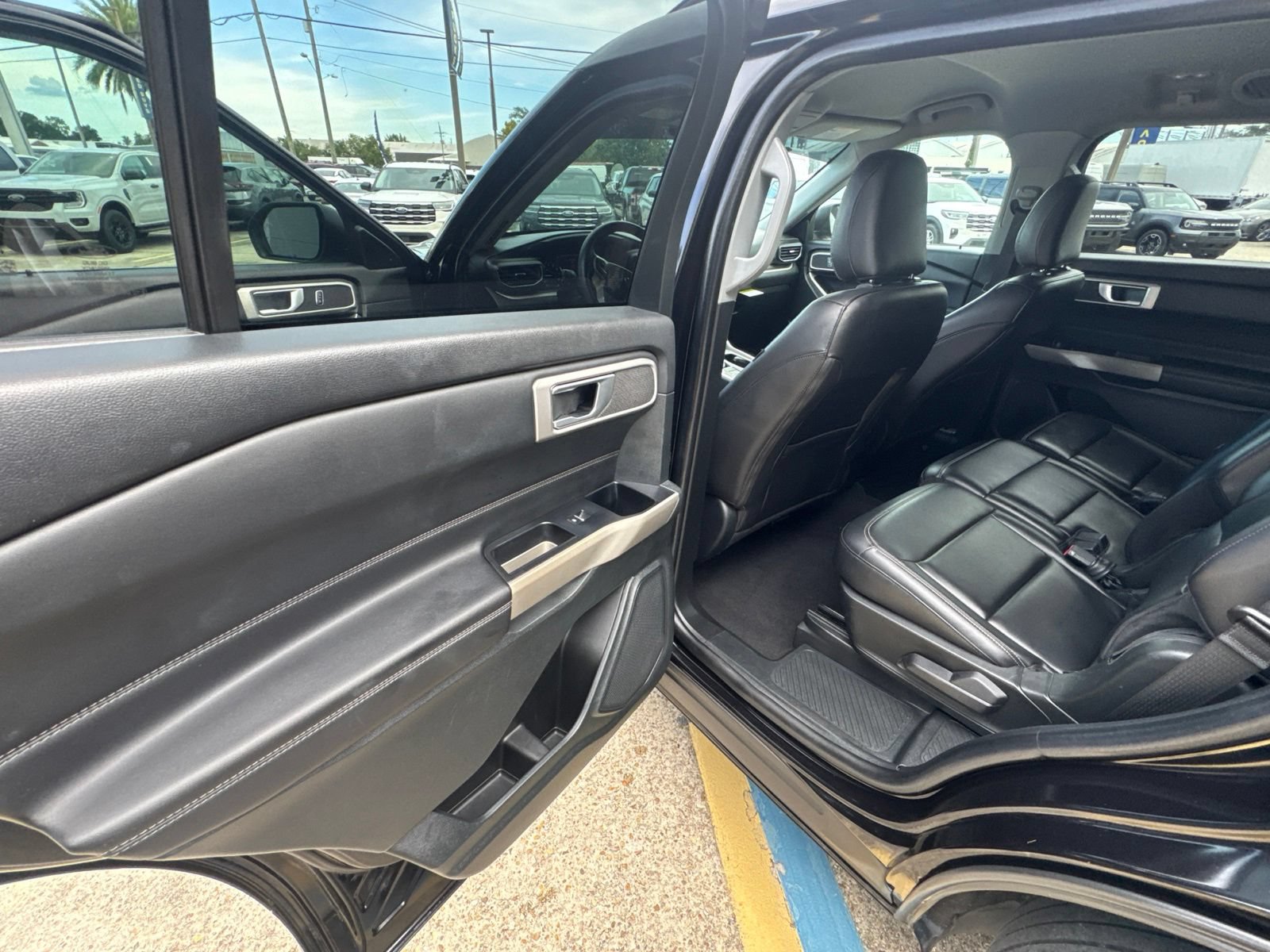 Certified 2023 Ford Explorer XLT w/ Equipment Group 202A AWD/4WD image 16