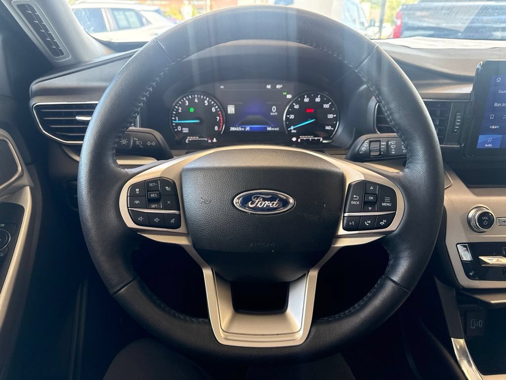 Certified 2024 Ford Explorer XLT w/ Equipment Group 202A AWD/4WD image 18