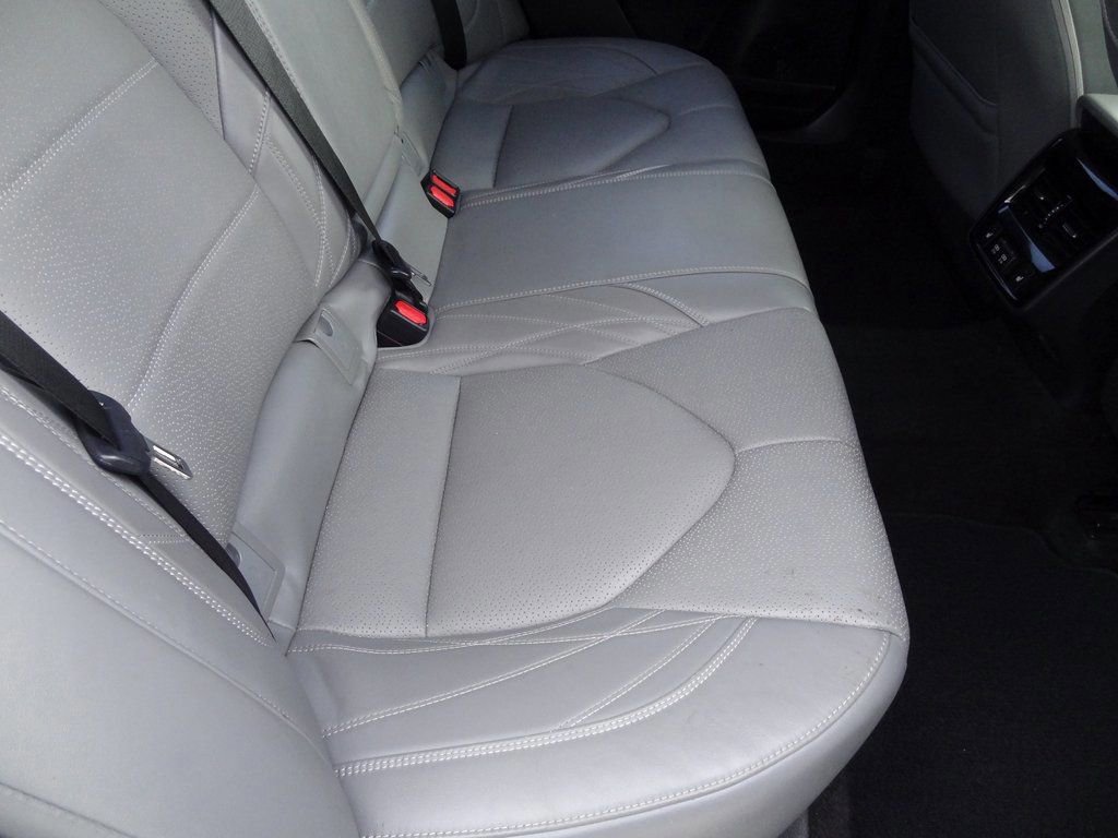 Used 2019 Toyota Avalon Limited image 16