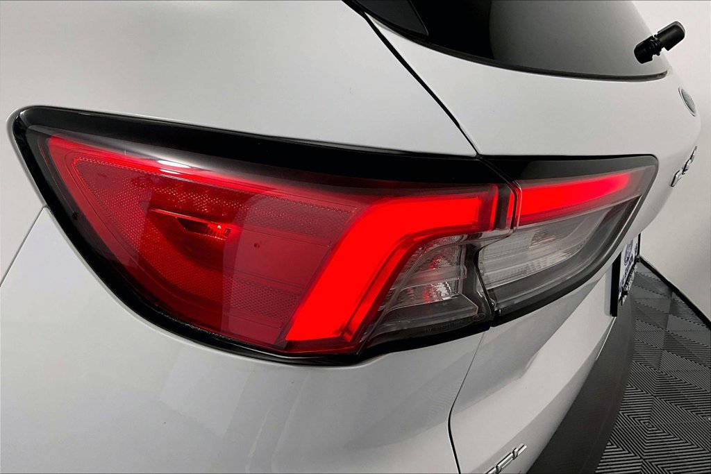 Certified 2020 Ford Escape SEL FWD image 29