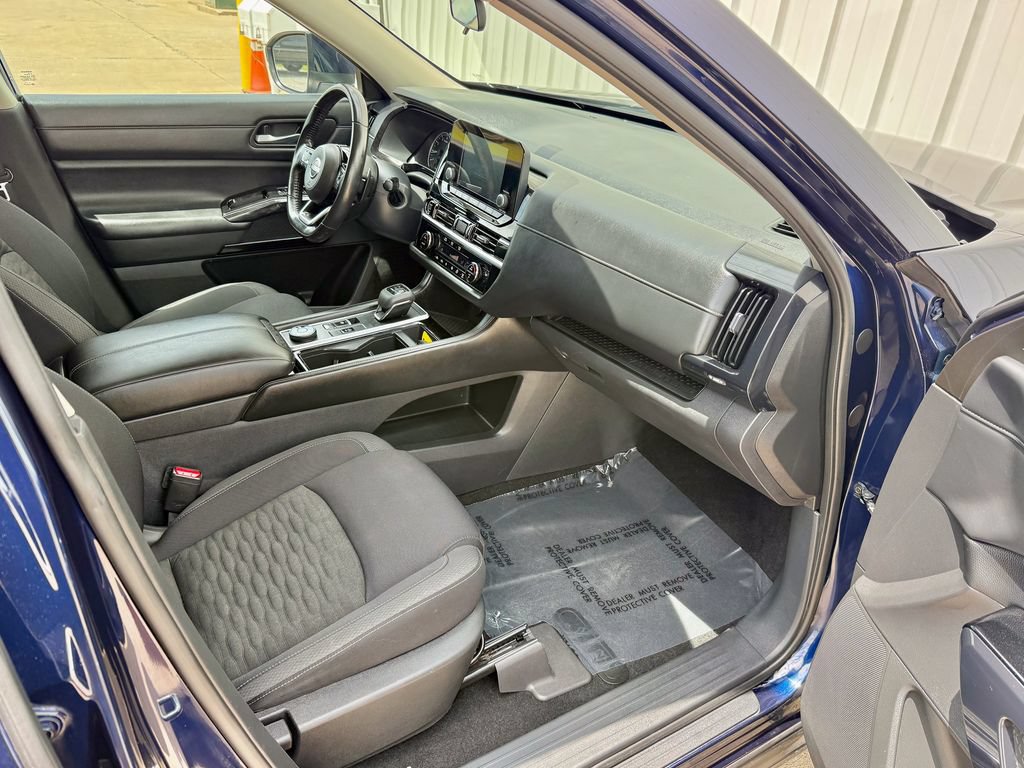 Used 2022 Nissan Pathfinder SV AWD/4WD image 20