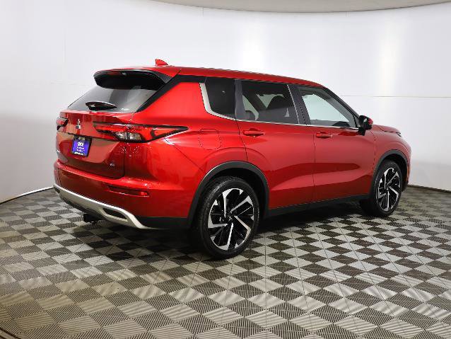 Used 2023 Mitsubishi Outlander SE image 4