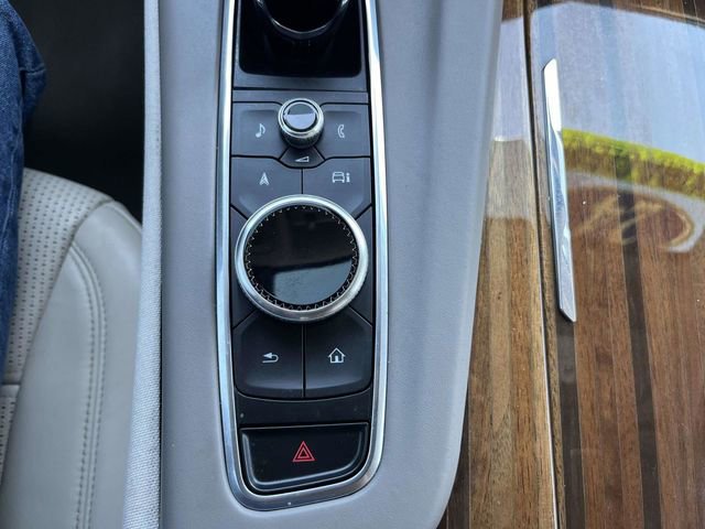 Used 2024 Cadillac Escalade ESV Premium Luxury Platinum image 21