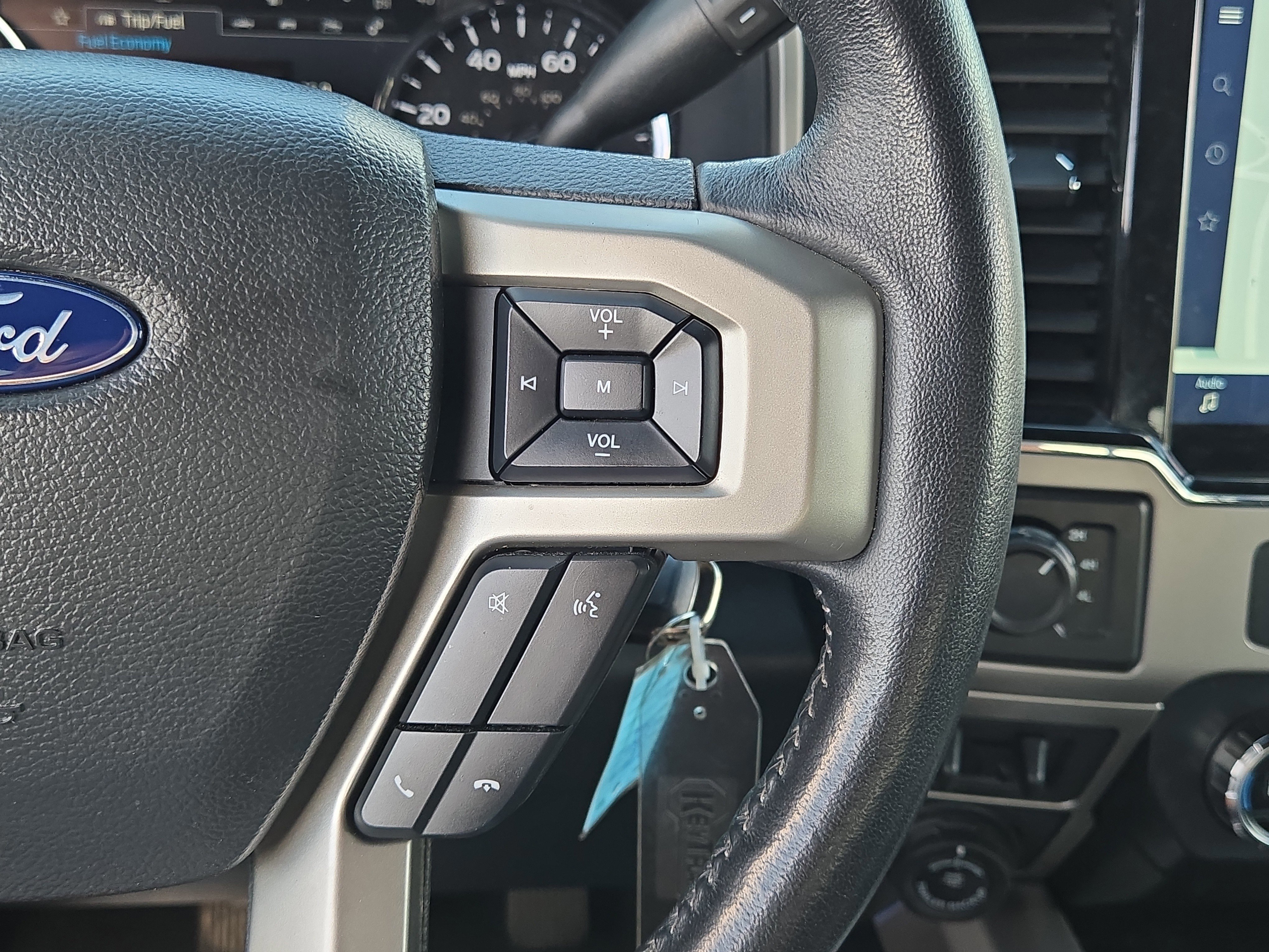 Certified 2022 Ford F350 Lariat w/ Tremor Off-Road Package image 27