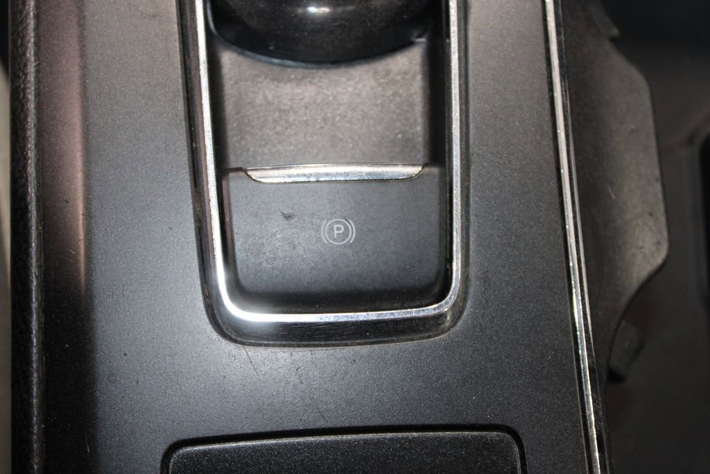 Certified 2020 Ford Fusion SE FWD image 40