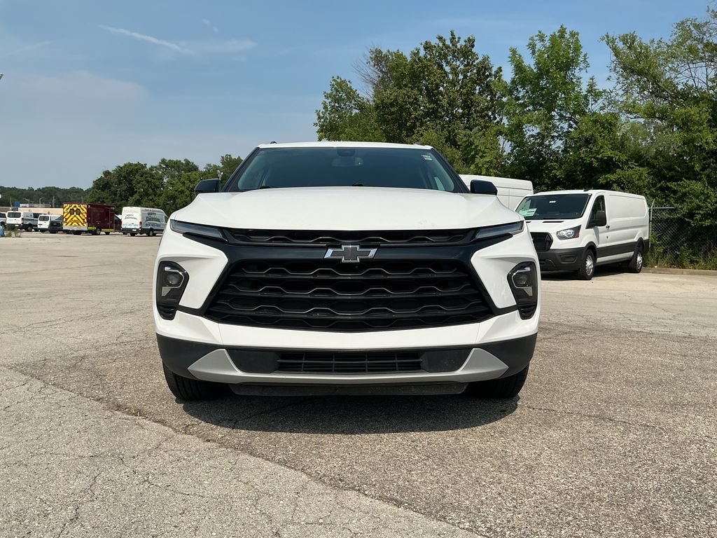 Used 2024 Chevrolet Blazer LT w/ Convenience Package FWD image 2