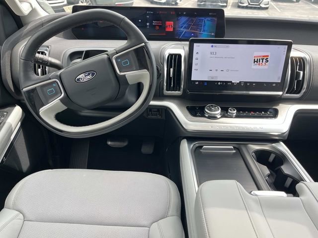 Certified 2025 Ford Expedition Platinum w/ Driver's Package AWD/4WD image 18