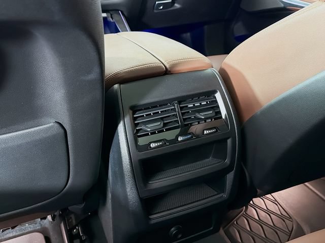 Used 2023 BMW X5 xDrive40i w/ Premium Package AWD/4WD image 31