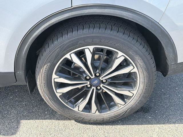 Certified 2022 Ford Escape SEL w/ SEL Stealth AWD Package image 33