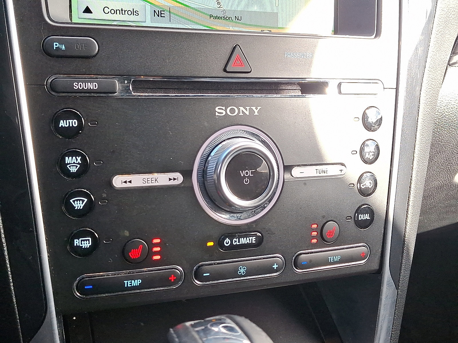 Certified 2018 Ford Explorer Sport image 15