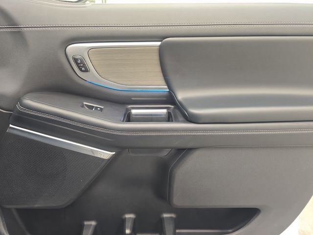 Certified 2025 Ford Expedition Max Platinum image 11