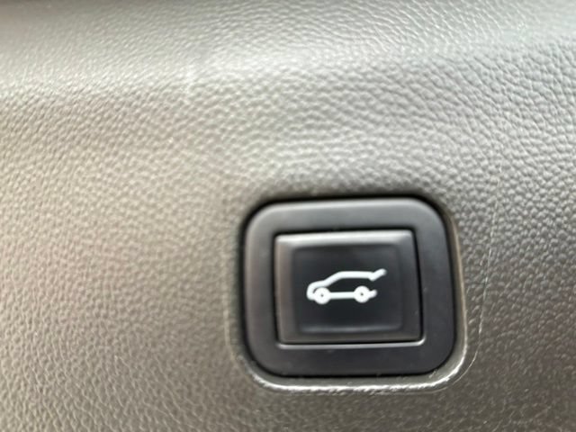 Used 2022 Buick Enclave Avenir w/ Avenir Technology Package AWD/4WD image 48