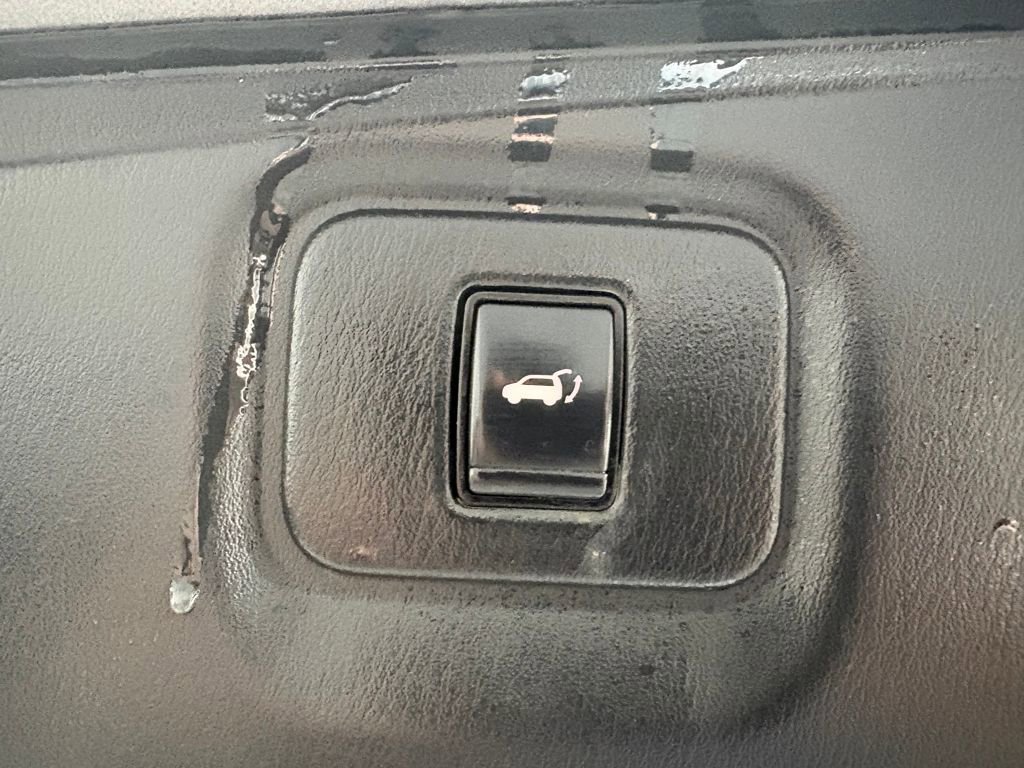 Used 2020 Nissan Pathfinder Platinum image 34