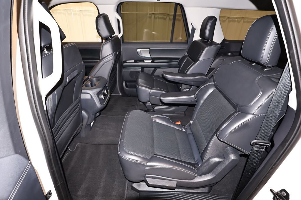 Certified 2025 Ford Expedition Max Platinum image 19