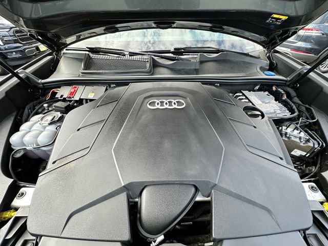 Used 2020 Audi Q8 Premium Plus AWD/4WD image 32