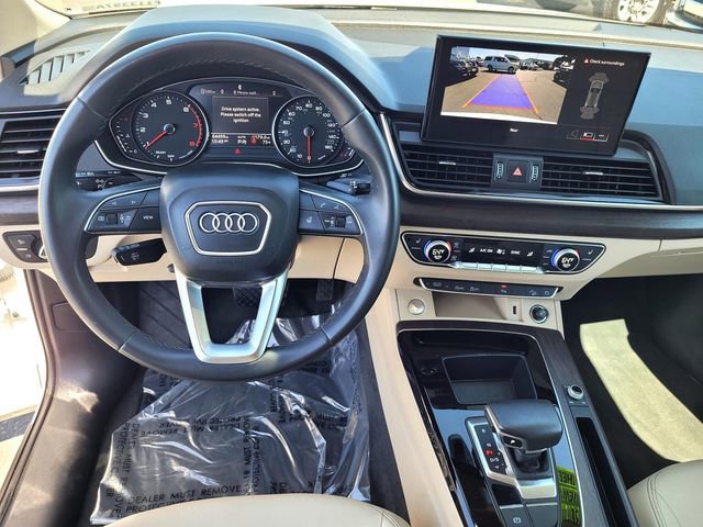 Used 2022 Audi Q5 2.0T Premium w/ Convenience Package AWD/4WD image 9