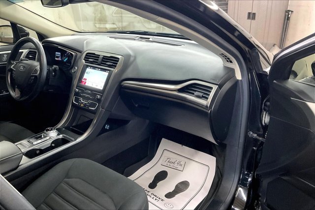 Certified 2019 Ford Fusion SE FWD image 18