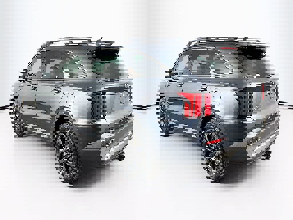 Used 2021 Kia Sorento SX Prestige image 3