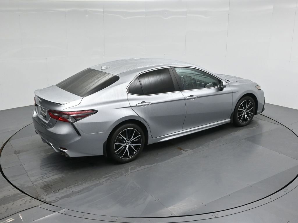 Used 2024 Toyota Camry SE image 13