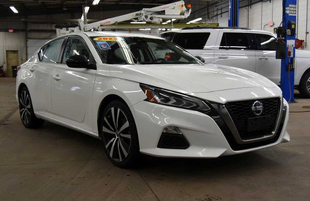 Used 2022 Nissan Altima 2.5 SR image 1