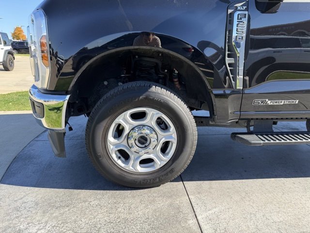 Certified 2025 Ford F250 XLT image 6