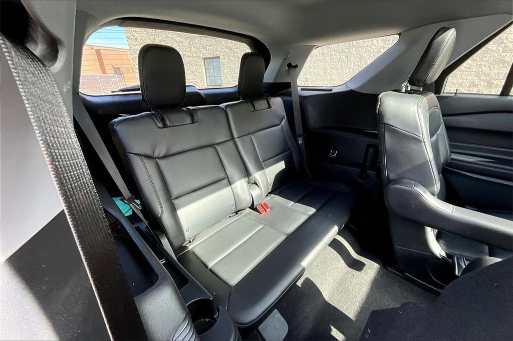 Certified 2022 Ford Explorer XLT w/ Equipment Group 202A image 27