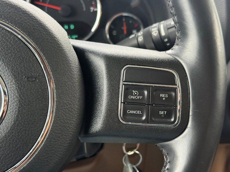 Used 2018 Jeep Wrangler Unlimited Rubicon w/ Dual Top Group AWD/4WD image 19