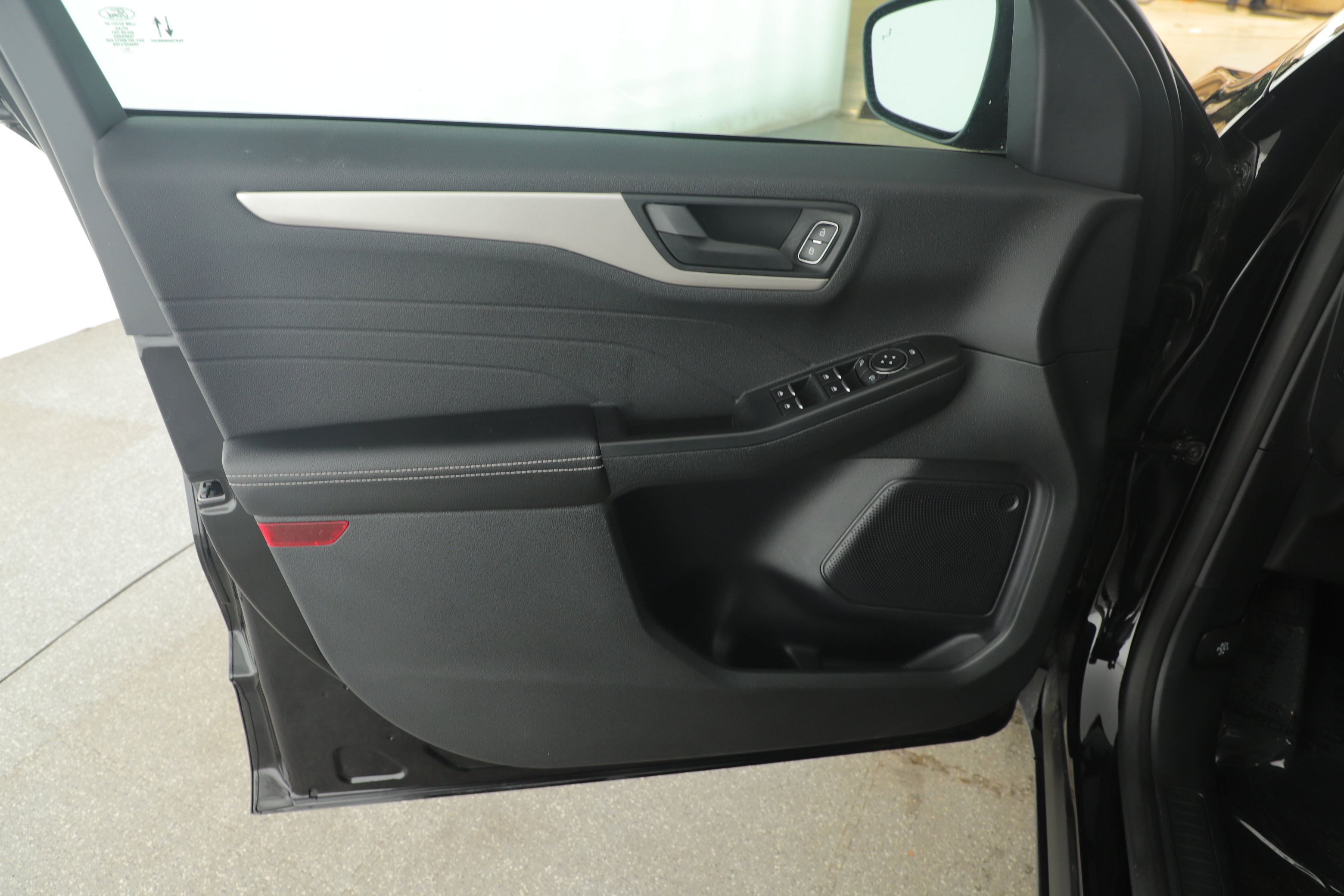 Certified 2022 Ford Escape SE w/ SE Sport Appearance Package image 20