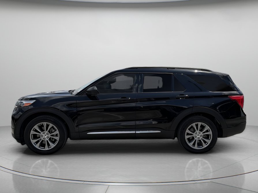 Certified 2022 Ford Explorer XLT w/ Equipment Group 202A RWD image 5