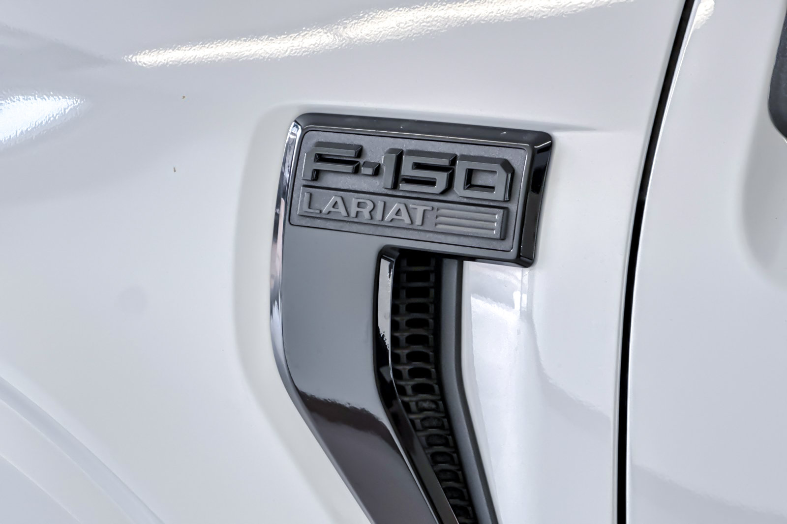 Certified 2025 Ford F150 Lariat w/ Equipment Group 502A High AWD/4WD image 27