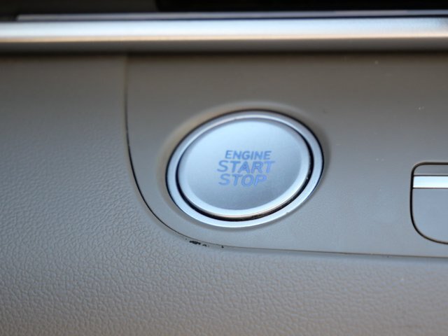 Used 2025 Hyundai Elantra SEL FWD image 22