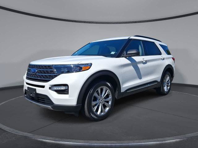 Certified 2023 Ford Explorer XLT w/ Equipment Group 202A AWD/4WD image 1