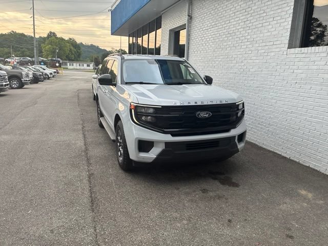 Certified 2025 Ford Expedition Active RWD image 5
