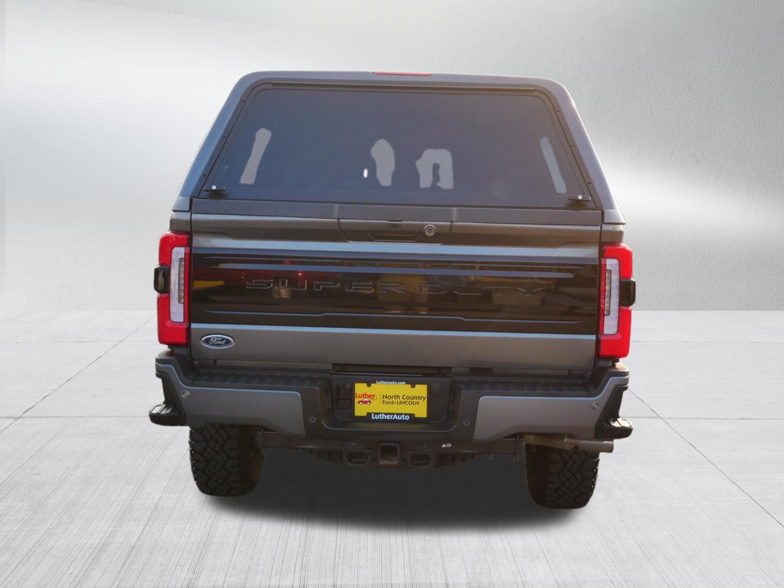 Certified 2025 Ford F350 Platinum w/ Tremor Off-Road Package AWD/4WD image 6
