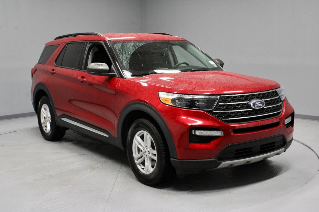 Certified 2023 Ford Explorer XLT w/ Equipment Group 202A AWD/4WD image 1