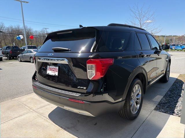 Certified 2022 Ford Explorer XLT w/ Equipment Group 202A AWD/4WD image 9