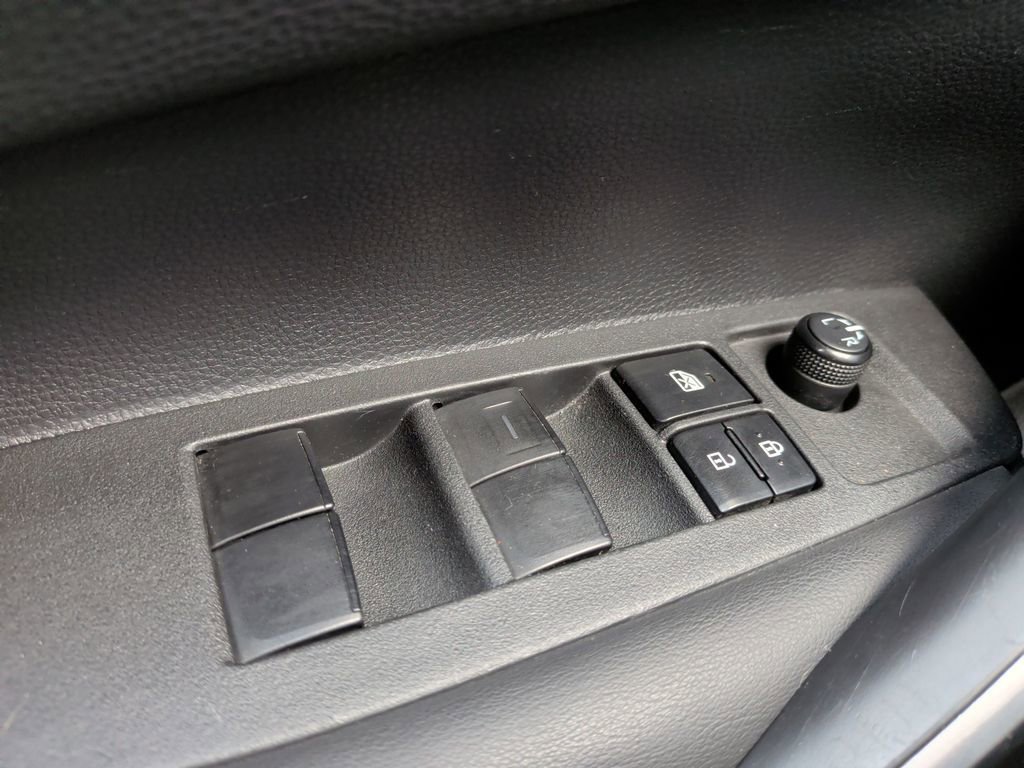 Used 2021 Toyota Corolla SE w/ Carpet Mat Package (TMS) FWD image 27